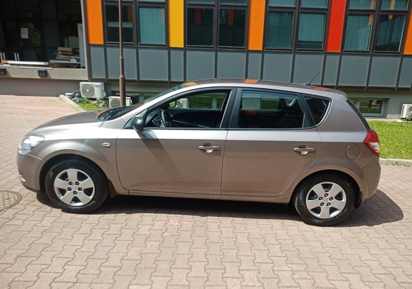 Kia Ceed cena 24900 przebieg: 175800, rok produkcji 2012 z Kraków małe 154